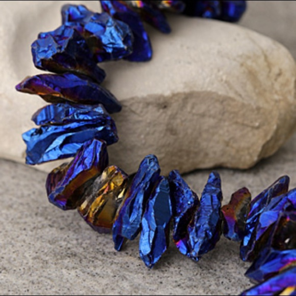 Bohemian Quartz Crystal Elegant Wire Hoop Earring - Picture 7 of 16